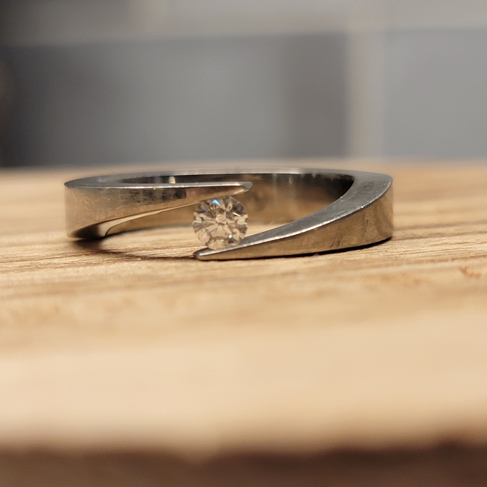 Diamond Titanium Ring - size 7